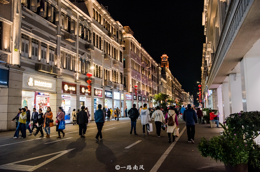 厦门和福州哪个面积大,厦门属于福建第一大城市吗