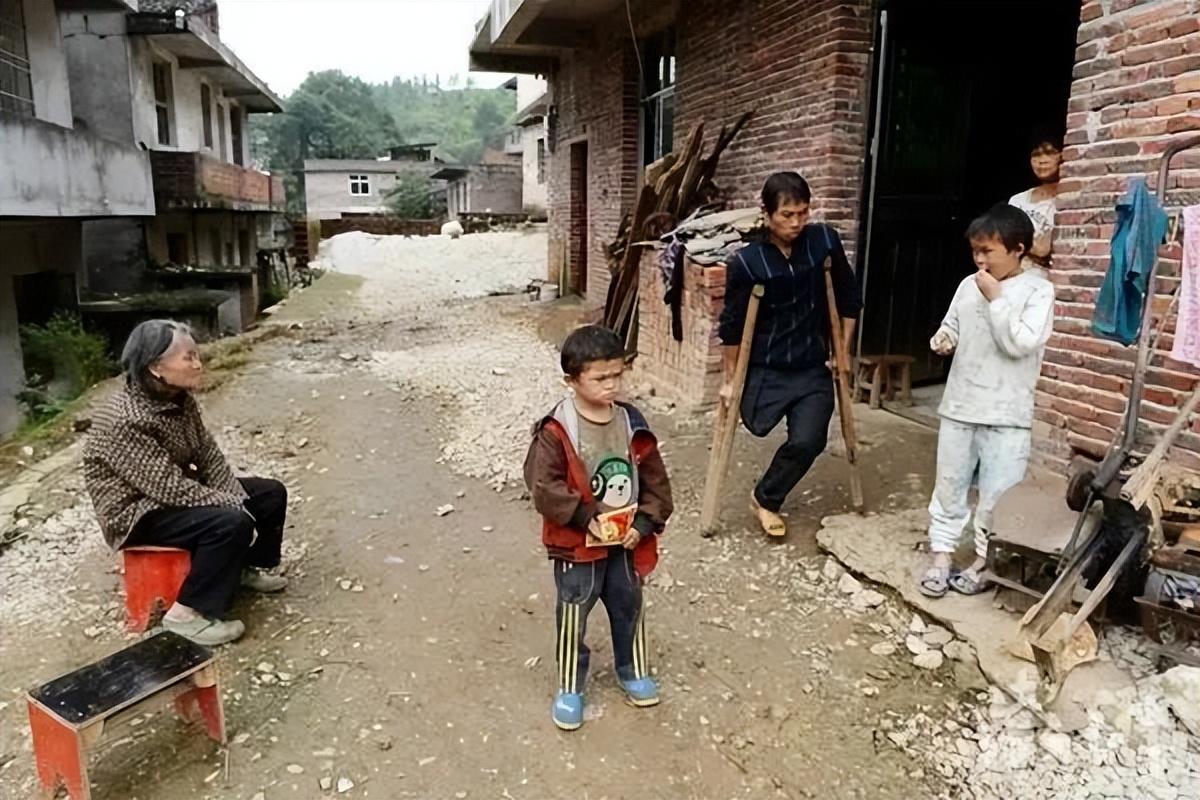 酷似马云的范小勤走红赚了多少钱,酷似马云的江西男童范小勤