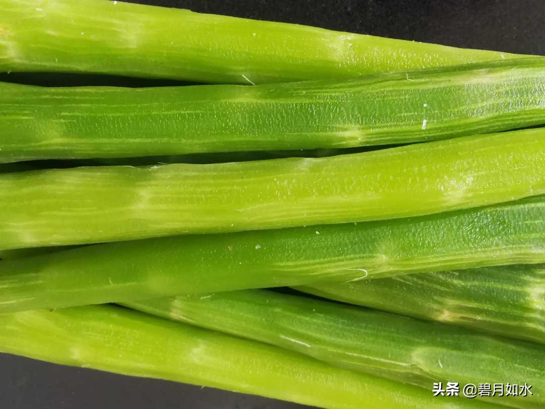 自己晾晒的莴笋干怎么清炒好吃,莴笋干晒制方法怎么做才好吃