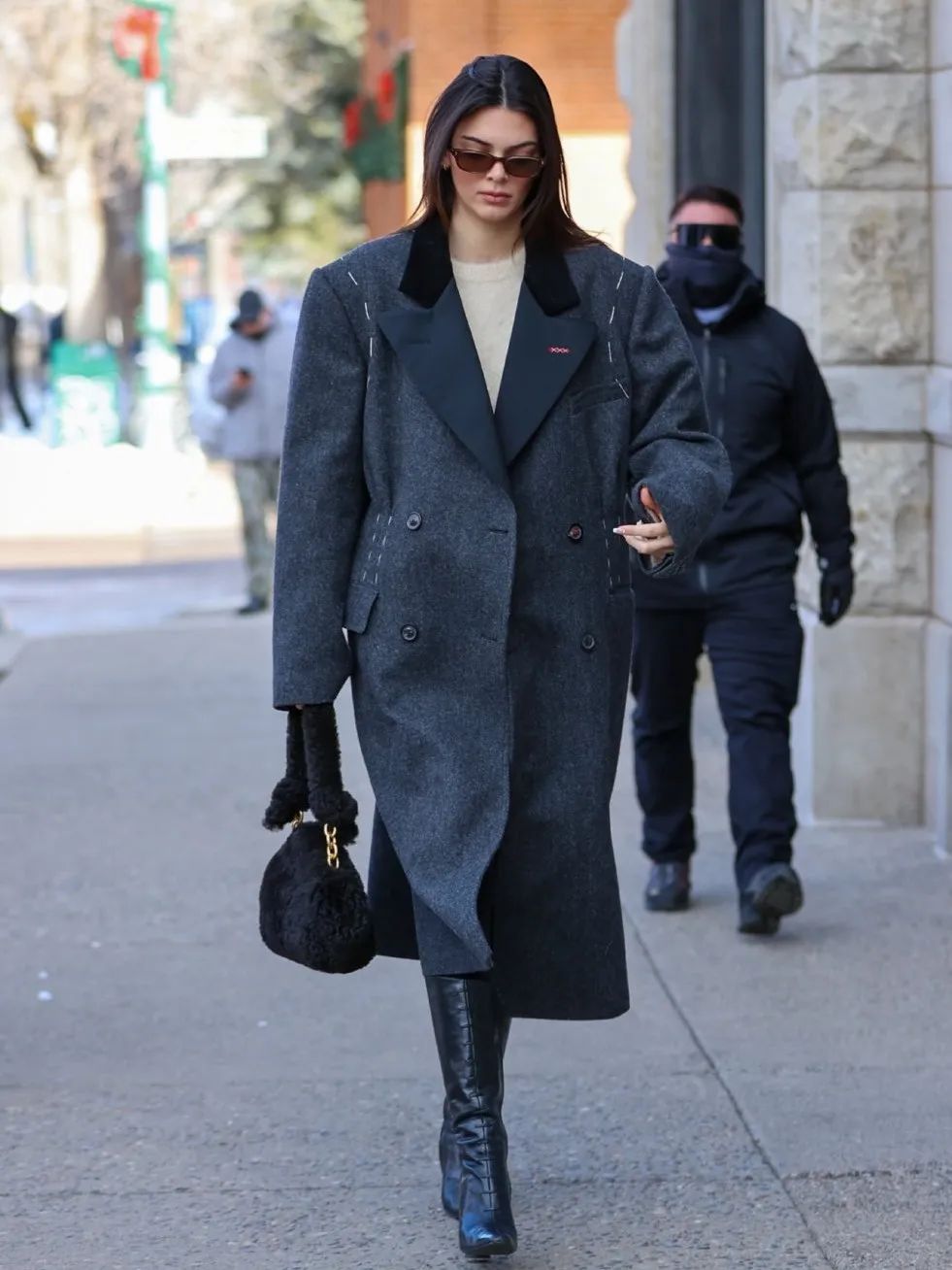 安吉丽娜朱莉大衣,安吉丽娜朱莉的冬季大衣街拍