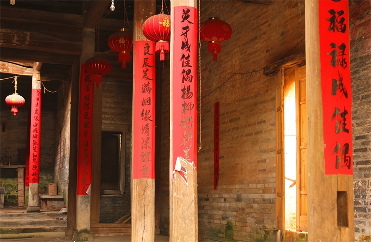 野史：财主喜得贵子贴对联，穷书生：你大祸临头了！财主惊慌失措