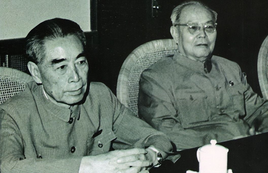 76年周总理去世，*剑英叶**拒绝致悼词：除毛主席论资历只有一人合适