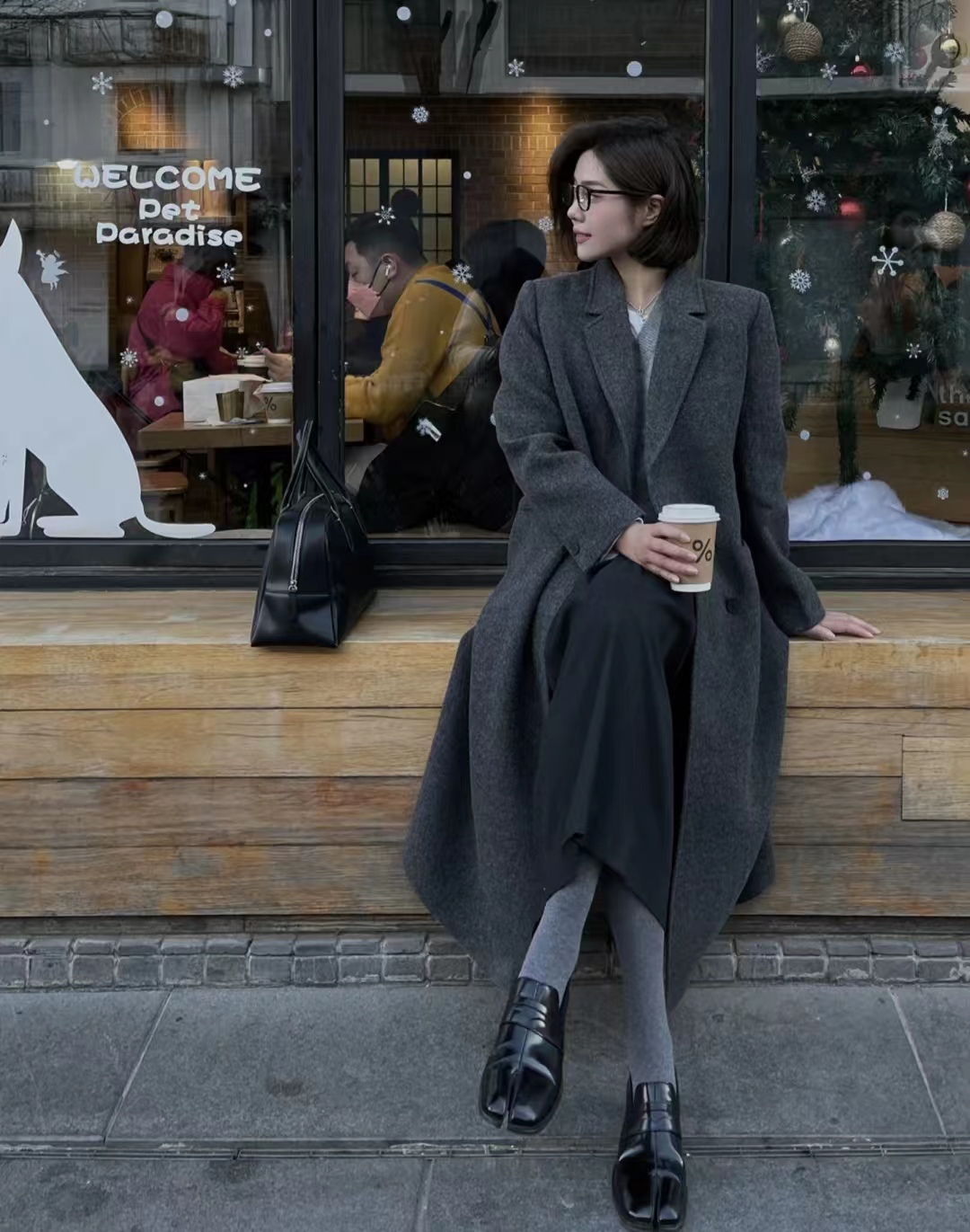 中款深灰色大衣怎么搭配好看,maxmaralabbro灰色大衣