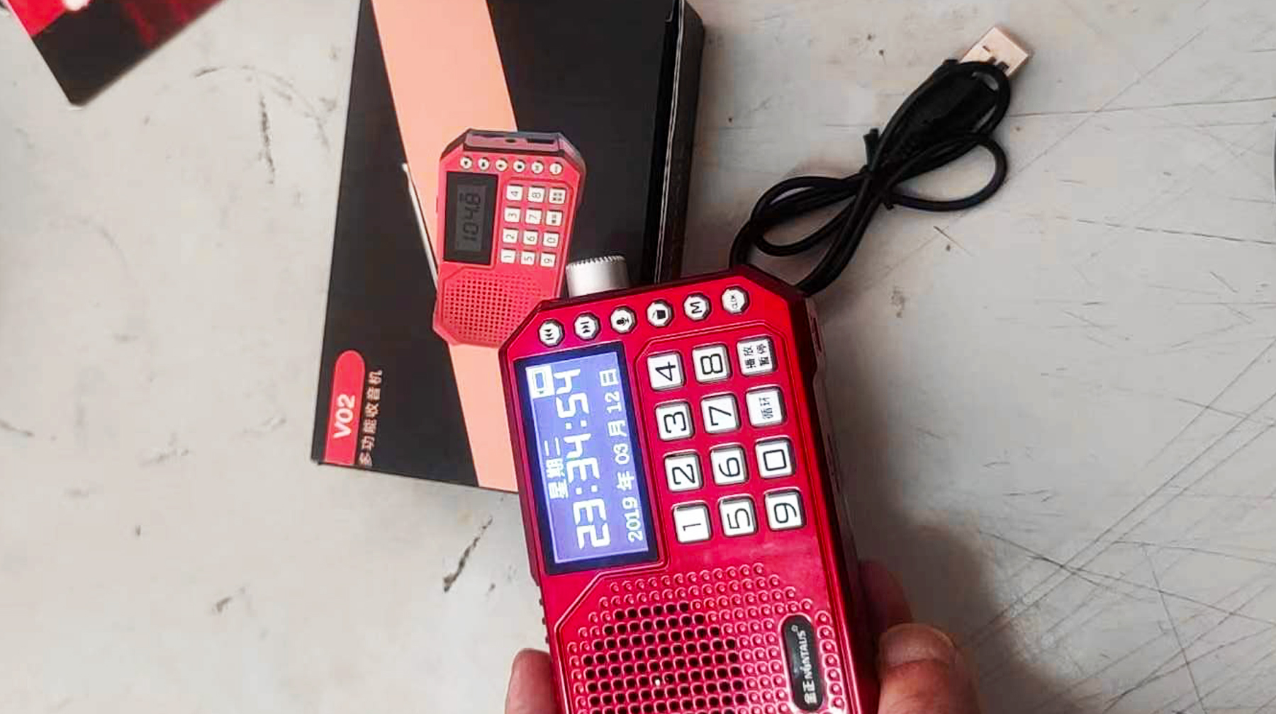 家用自带遥控led灯泡,led照明灯小型随身带