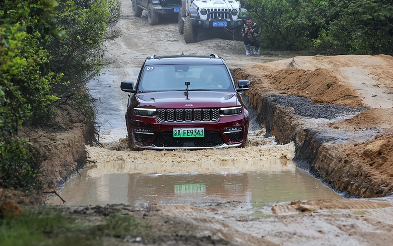 jeep大切诺基4xe落地价西安,全新jeep大切诺基柴油