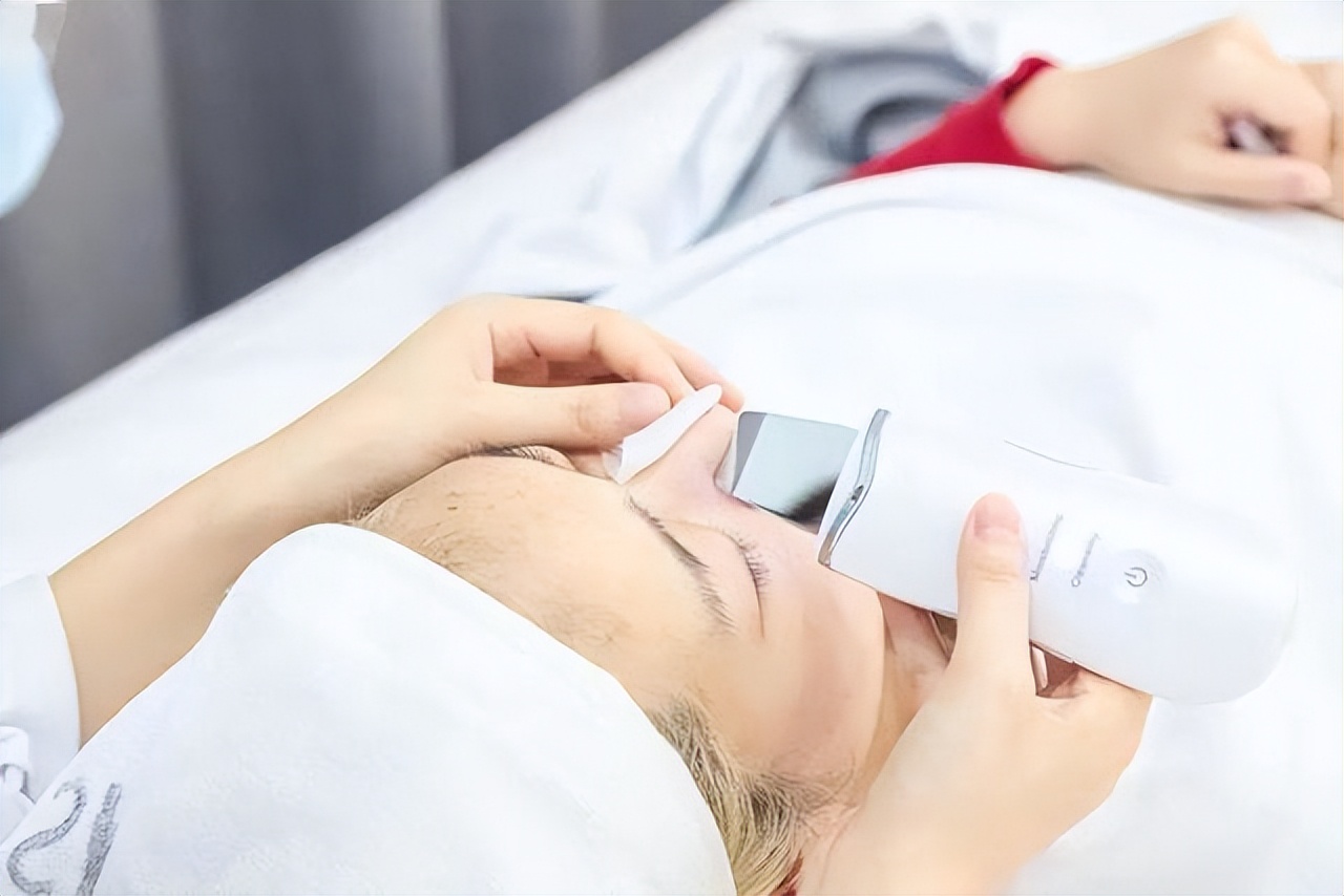 鼻子螨虫怎么去除简单方法是什么,鼻子一挤就出好多白色的螨虫