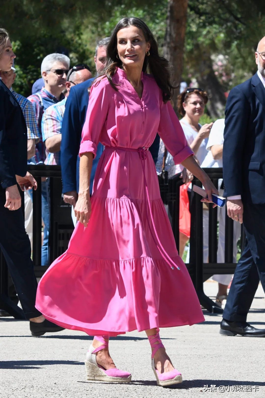 梅根上街恶搞引发网友吐槽,梅根被恶搞合集