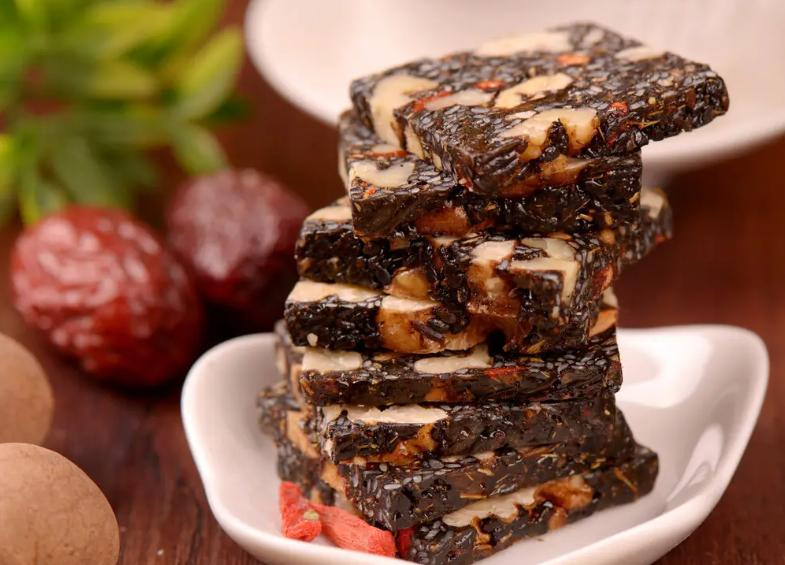 气血不足的女人要少吃什么食物,气血不足的女性应该吃哪些食物呢