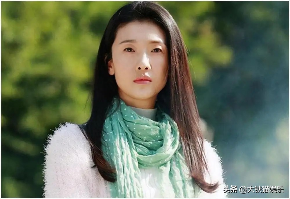 割完双眼皮的变化女,割了双眼皮的女明星