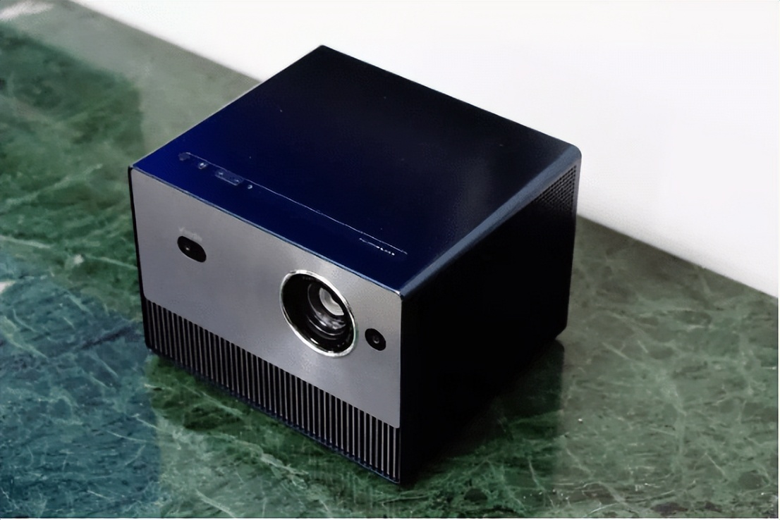 在家看大投影,在家用投影仪看球赛