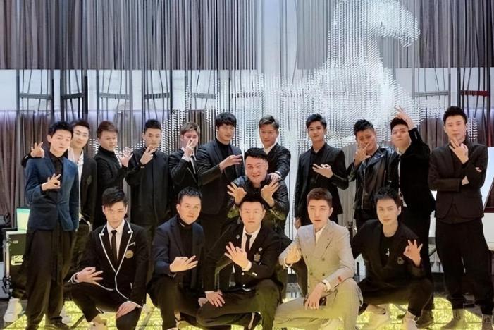 白马会所覆灭记：令无数富婆欲罢不能，2019年因头牌鸭王一夜覆灭