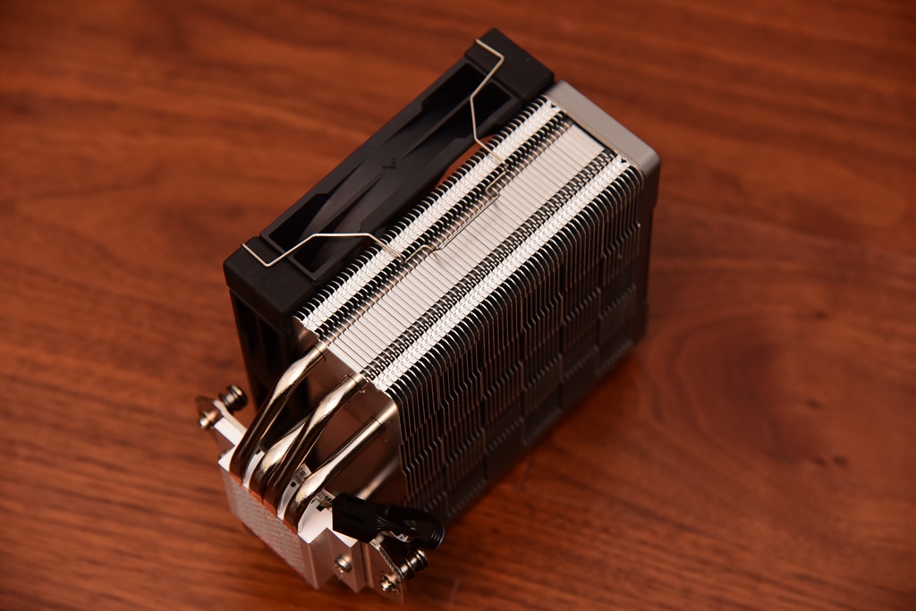 DDR5与DDR4？Win11与Win10？12600K对决5600X实战