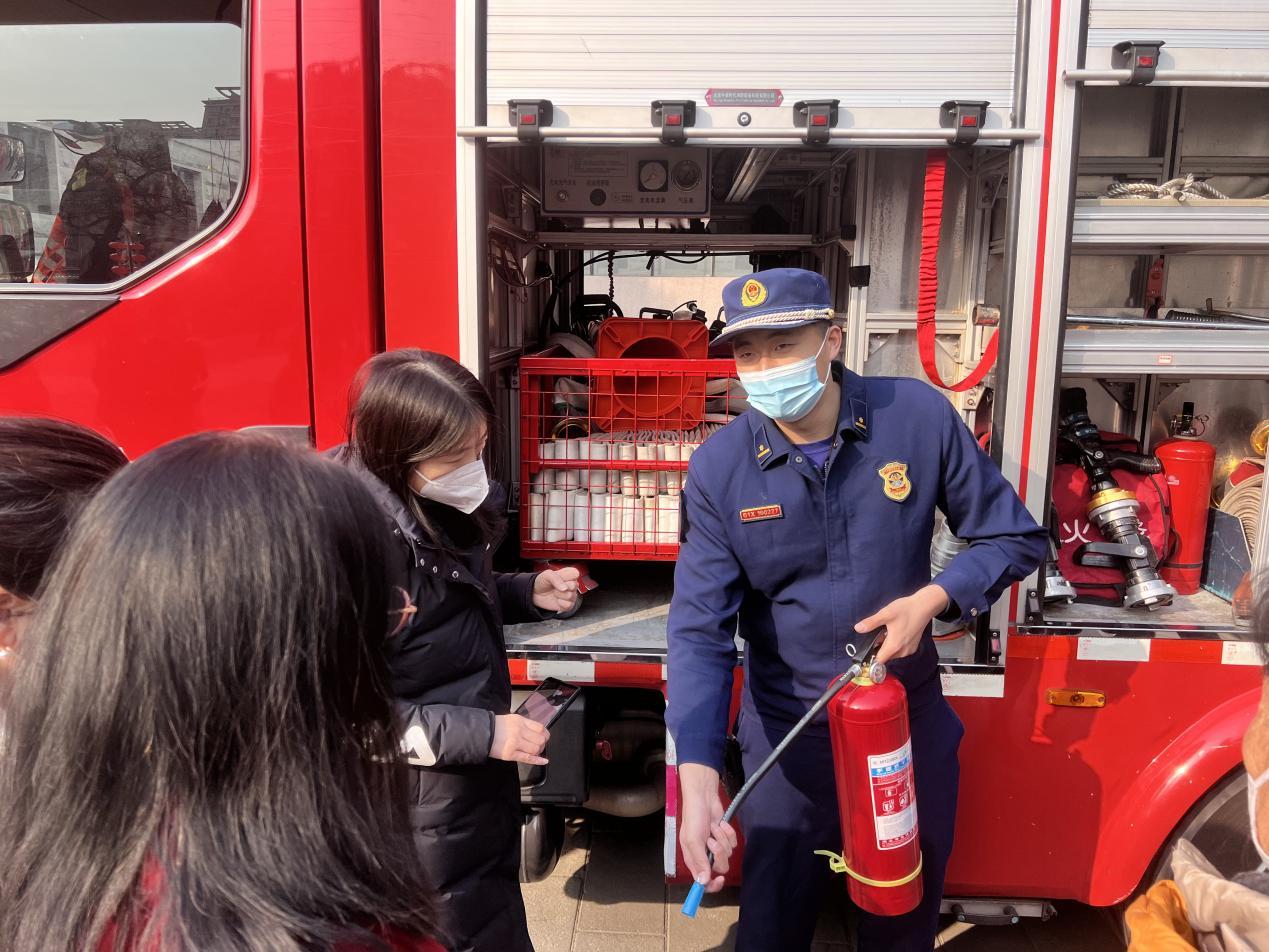 Get一揽子知识!今天,掌上海淀微信小程序“火焰蓝小课堂”上线啦!