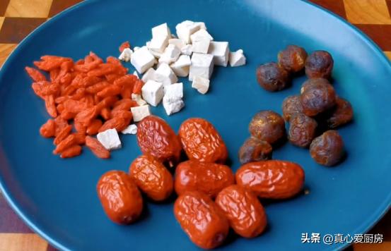 失眠就怕这菜安神无梦睡到自然醒,失眠吃什么药膳能改善睡眠