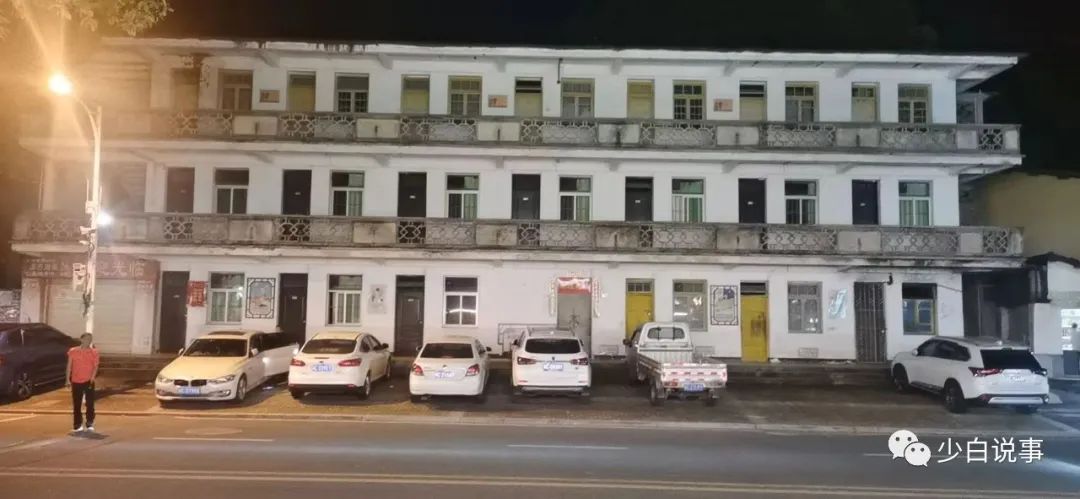 《玉兰花开·三中那三年》（80后的高中求学回忆录）序言及第01章