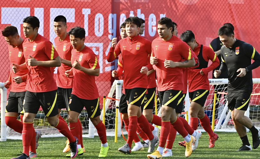 国足3月约战新西兰，更新换代势在必行，老将退位中生代担纲