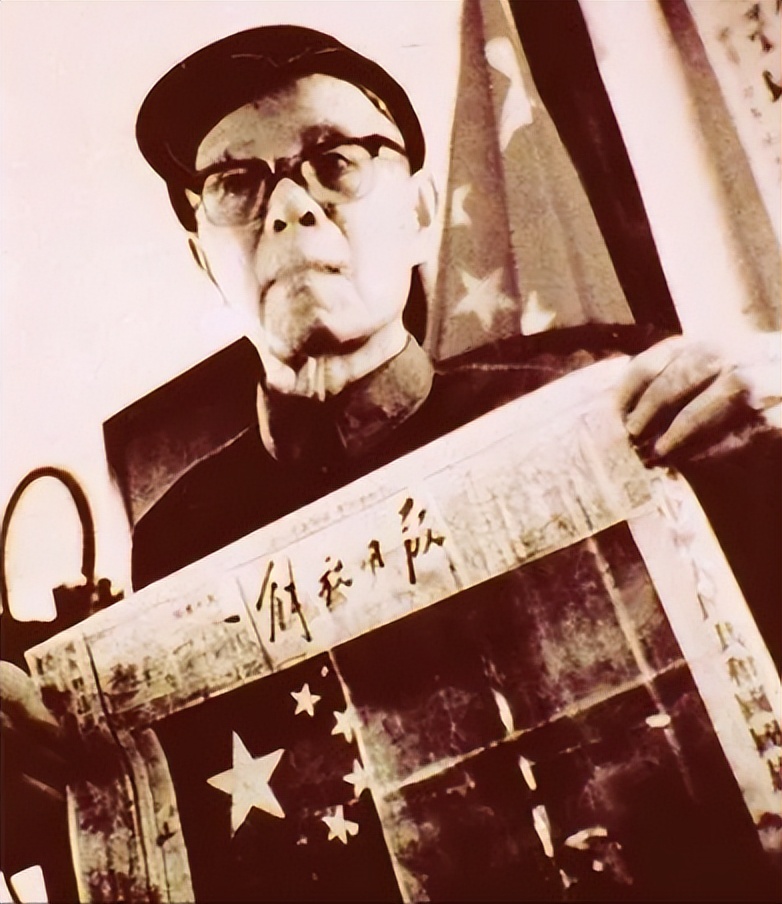 *旗国**方案备选38种，听了张治中的话，毛主席改选“黑马”五星红旗