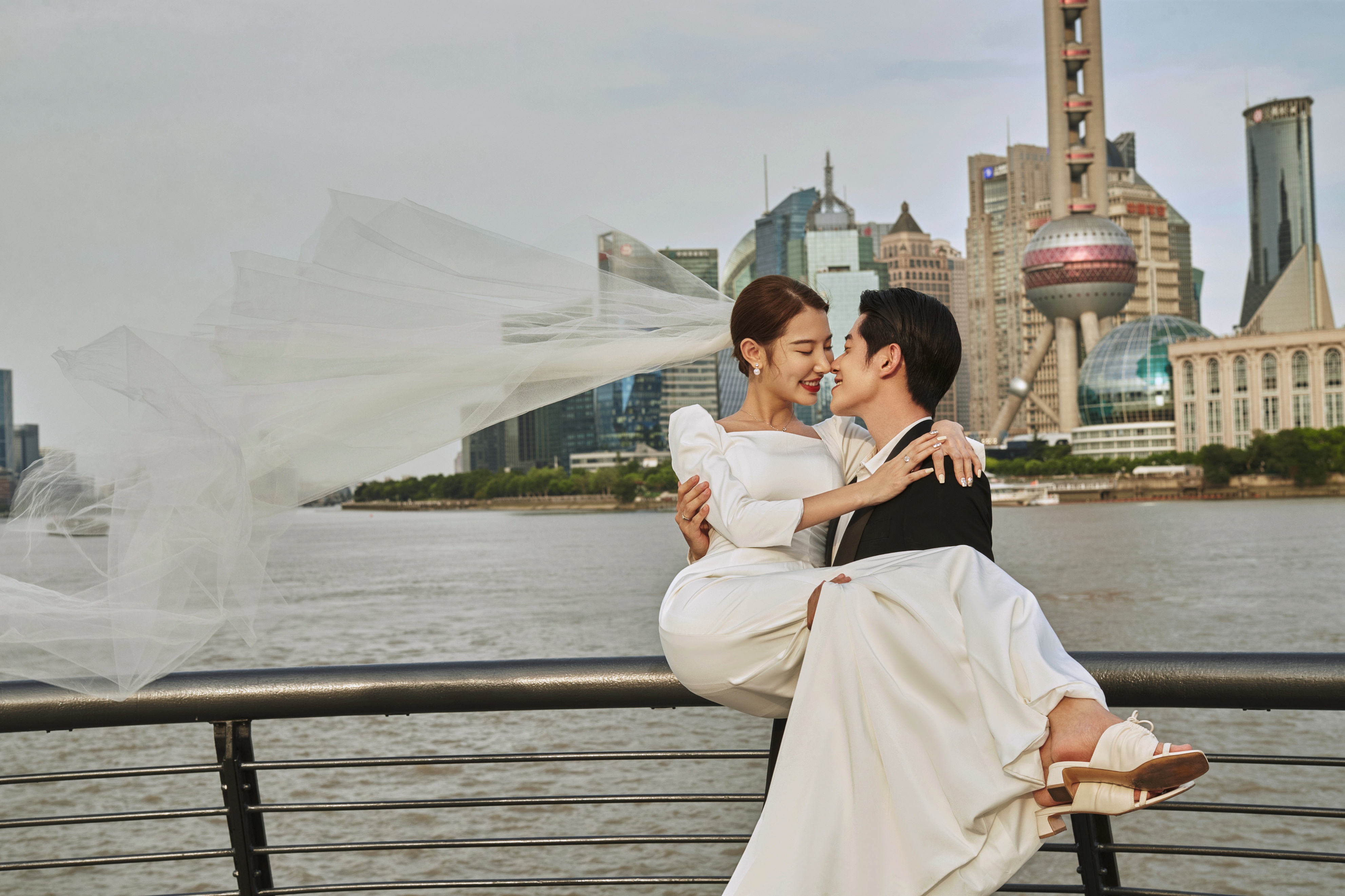 上海拍婚纱避坑,上海拍婚纱照现代