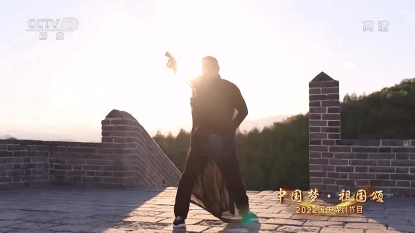 武术博大精深赵文卓,赵文卓“空中踢剑”引全网热议