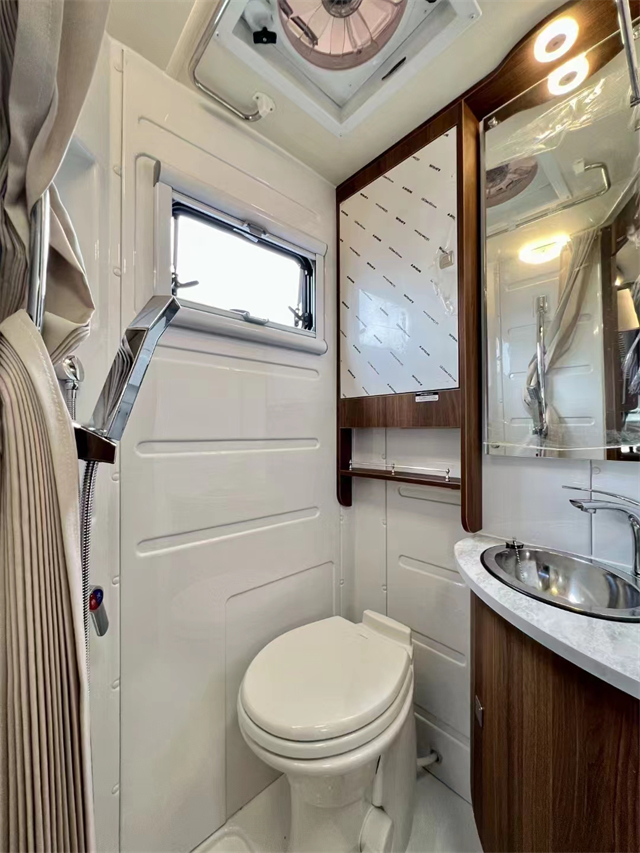 房车瑞弗v820旗舰版最高配置,瑞弗v820巅峰版报价