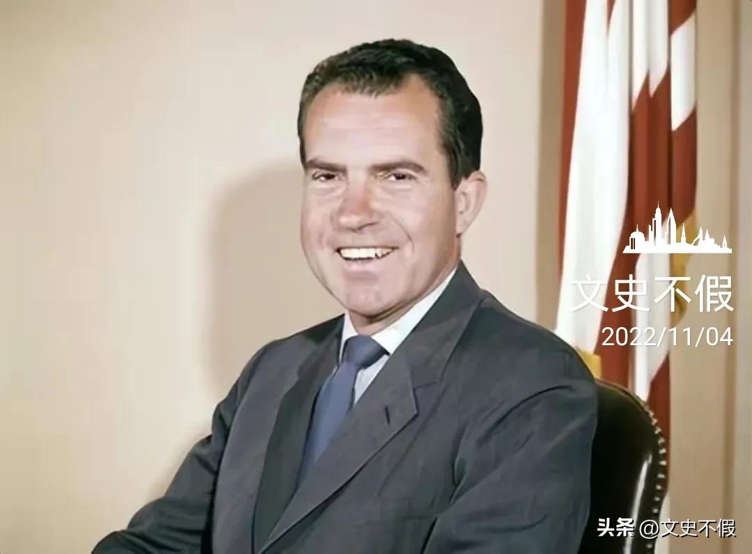 毛*东泽**、周恩来、*小平邓**和尼克松、卡特共同促成了1979年中美建交