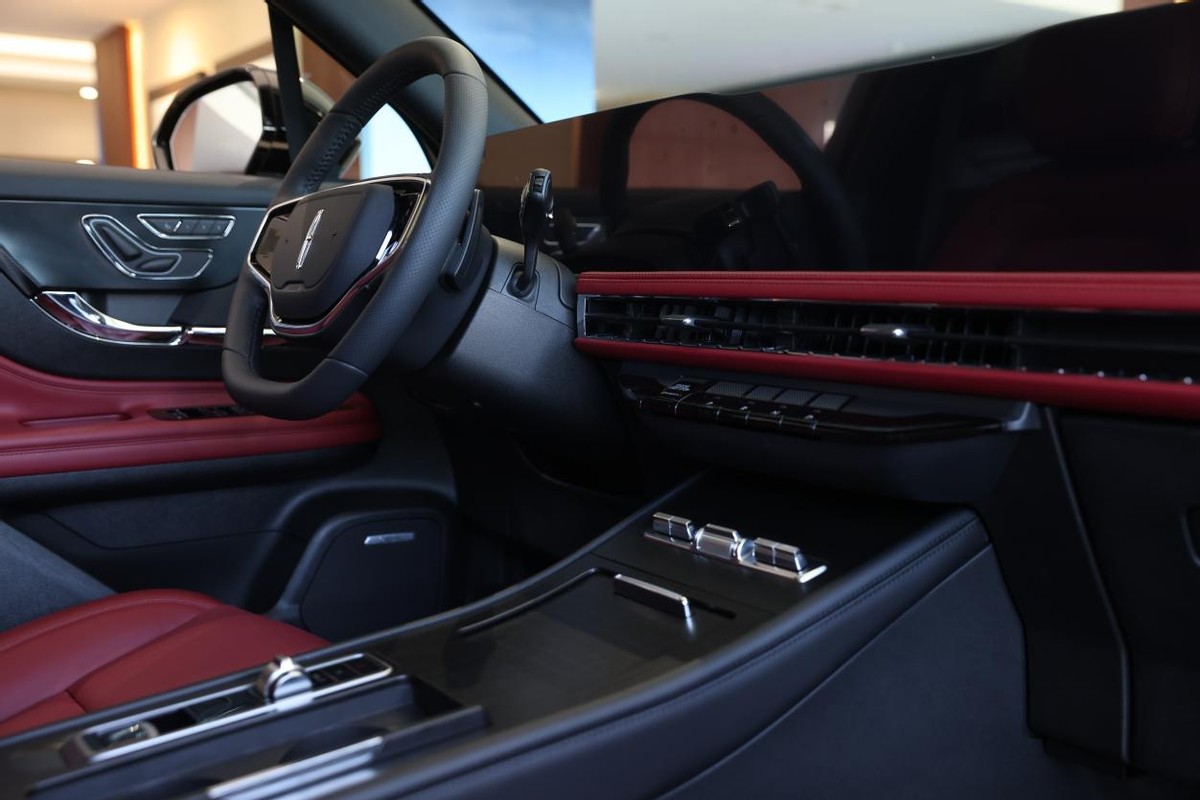 全新林肯冒险家，温馨周到的服务就选LincolnCare+