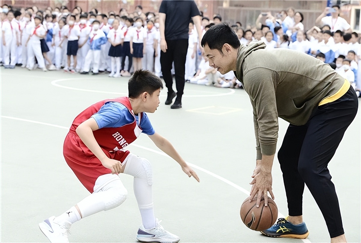 *党**心照耀童心悦动乐享篮球——北京小学红山分校篮球嘉年华活动开幕式