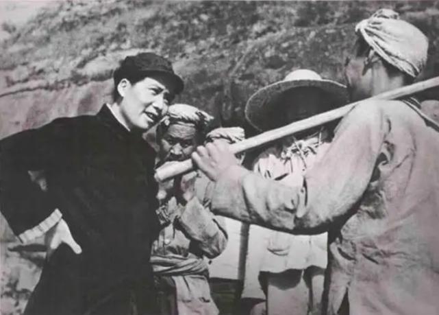 1976年毛主席逝世，世界为之震动！美国、日本及巴铁都有何反应？