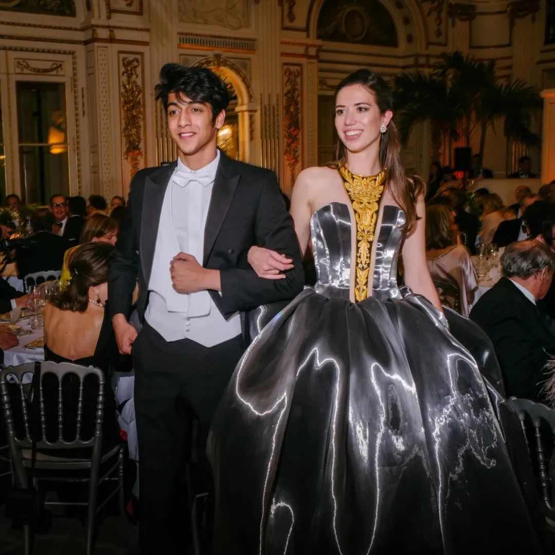 顶豪找贵族，LV家小公子的女友原来是伯爵之后…