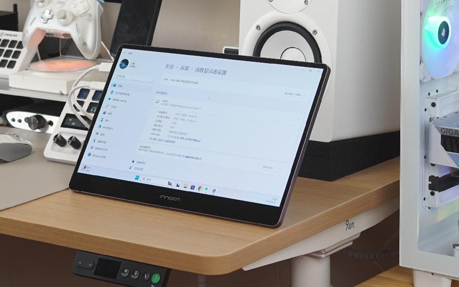 好看充满科技感的桌搭,桌搭好物推荐简约