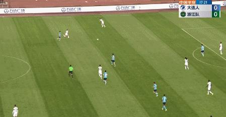 战术设计太拉胯谢晖背锅！上黄嘉辉+曼佐基少打2人再不投入拔管吧