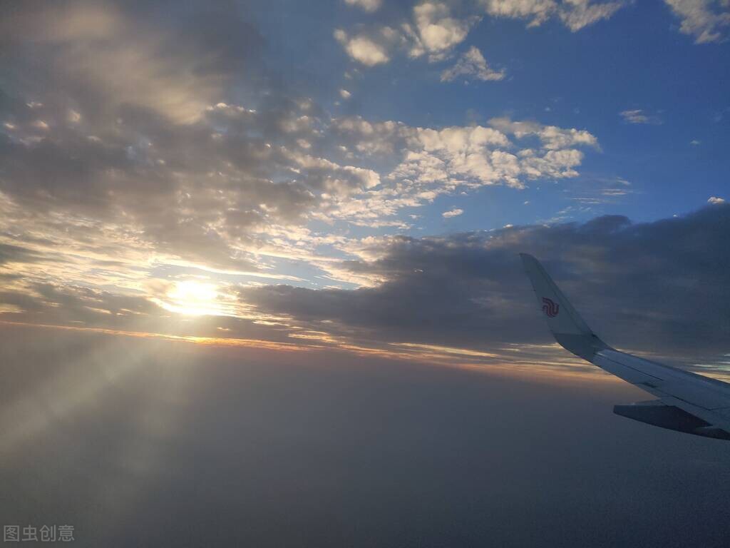 很多人都不知道订机票省钱的技巧,机票预订时间越早越便宜吗