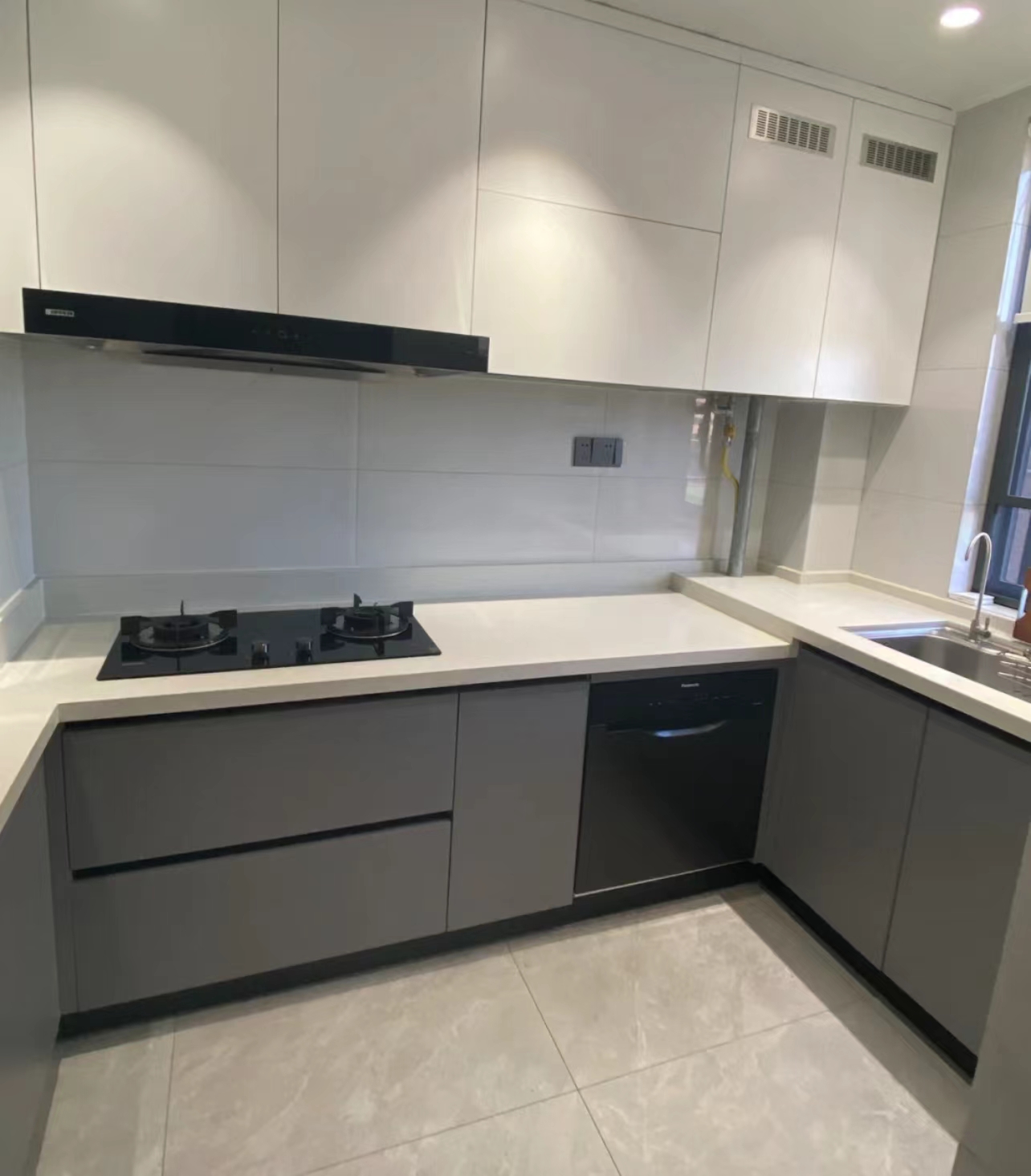 橱柜不做背板怎么处理,橱柜不做下沿注意事项