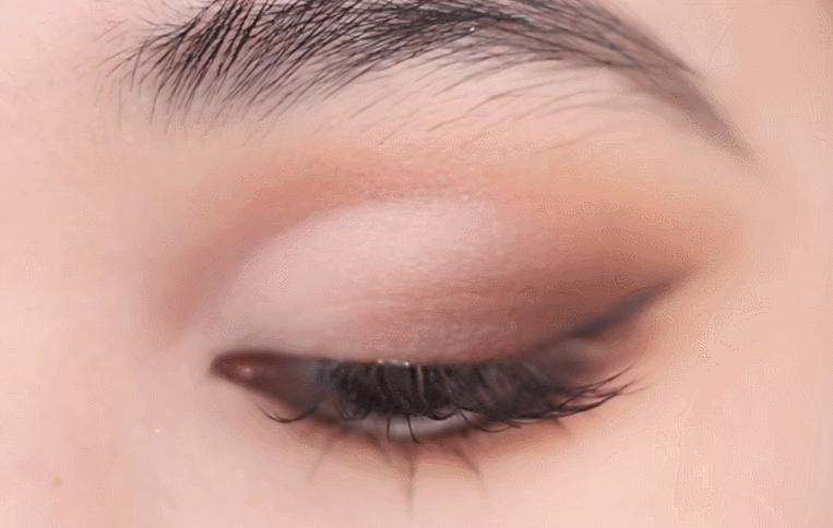 初秋氛围感枫糖棕色系妆容,秋冬焦糖暖栗妆