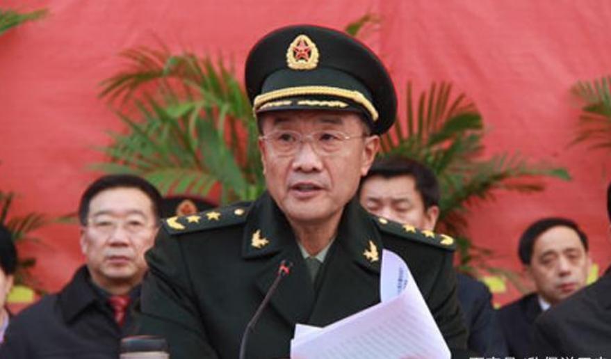 他是开国元帅儿子，25岁保送清华，47岁与岳父军衔平级，今年74岁