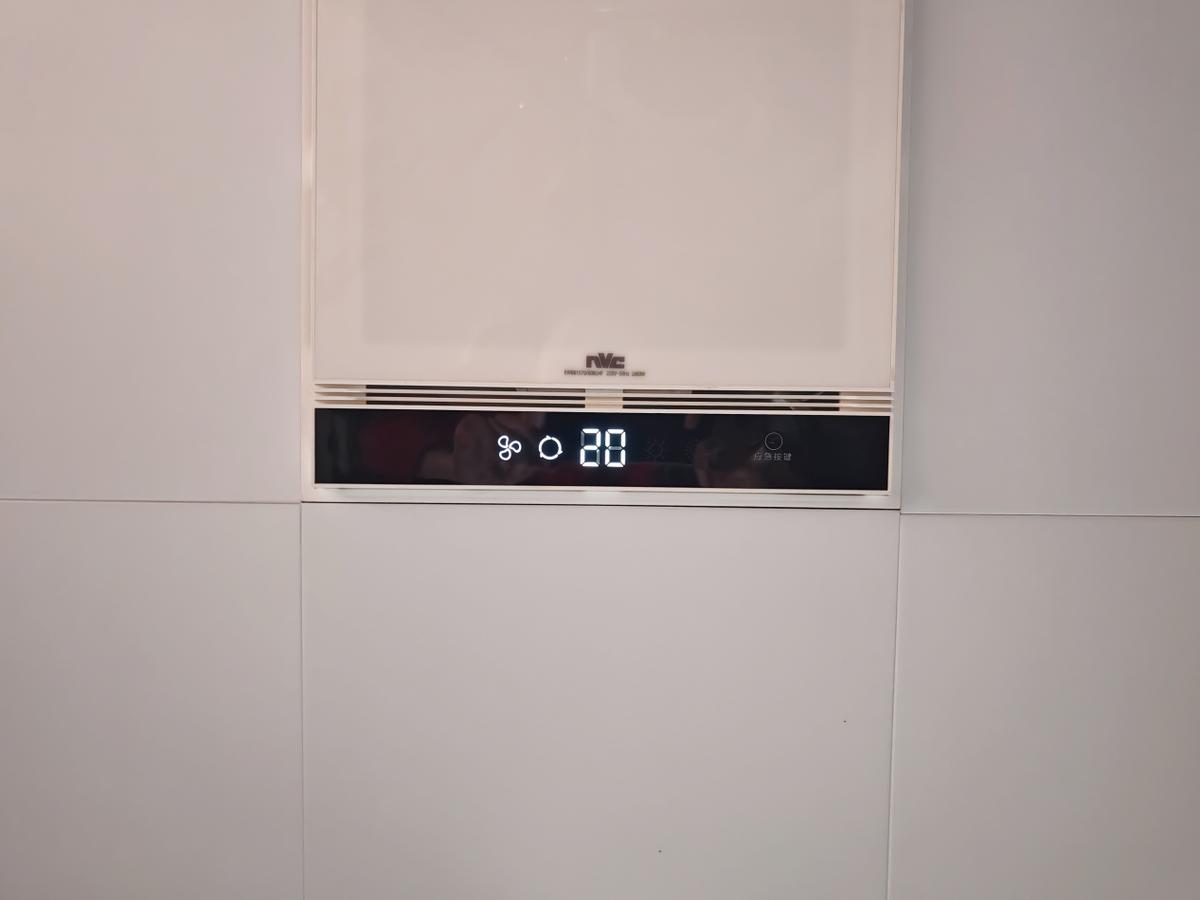 夏天浴室闷热安装什么浴霸,冬天洗澡装浴霸有用吗