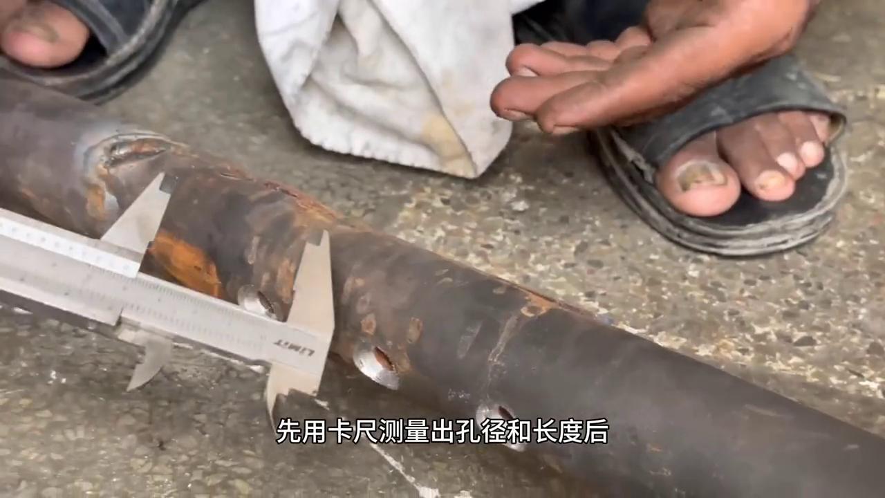 巴铁师傅三颗铆钉修复断裂的卡车半轴#专业的事交给专业的人