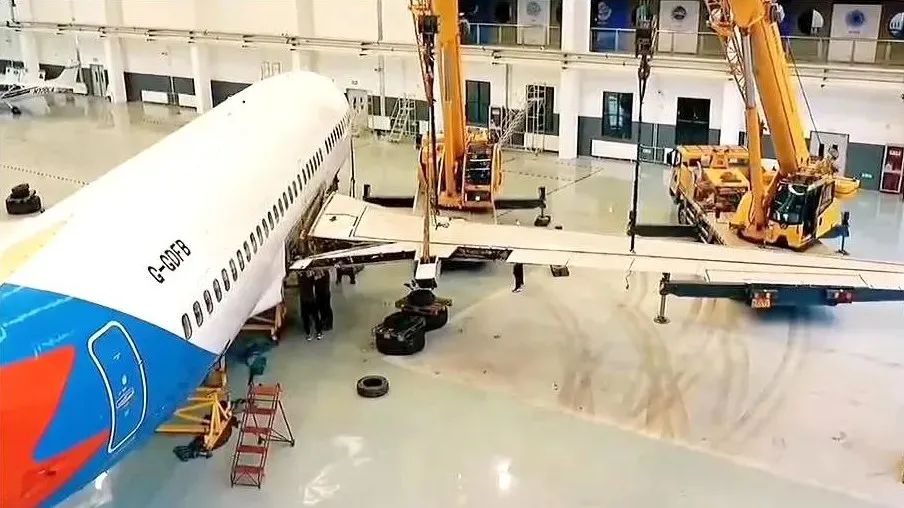 陆地小钢炮越野视频,陆地货车小钢炮