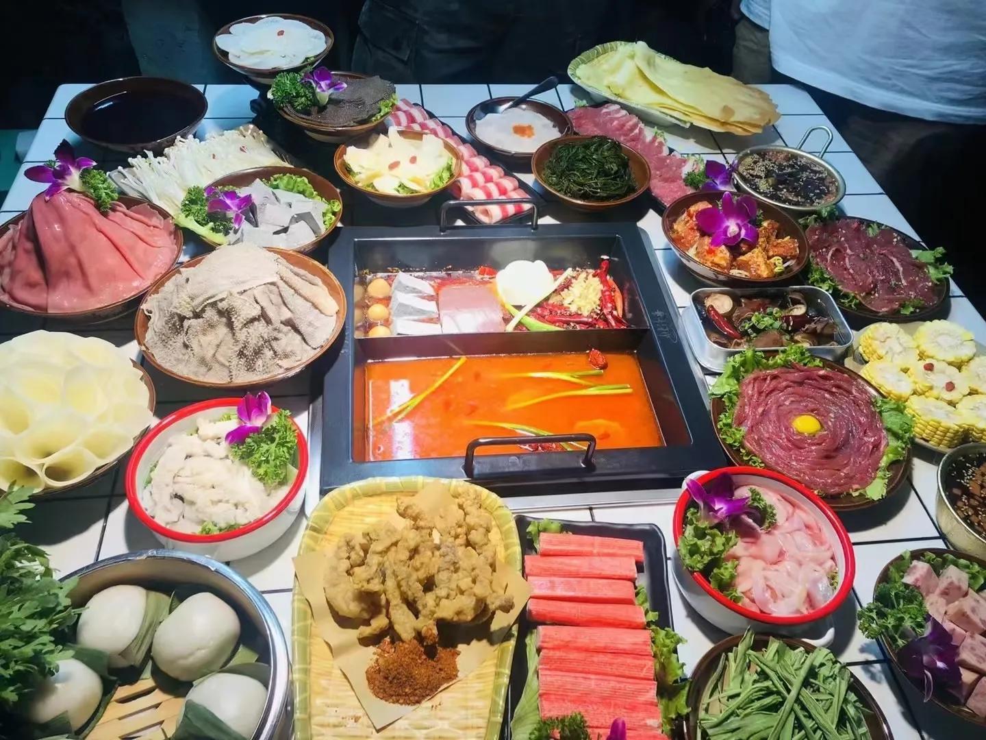 怀旧风格回忆感满满的火锅店,灶仟喜市井火锅优惠套餐