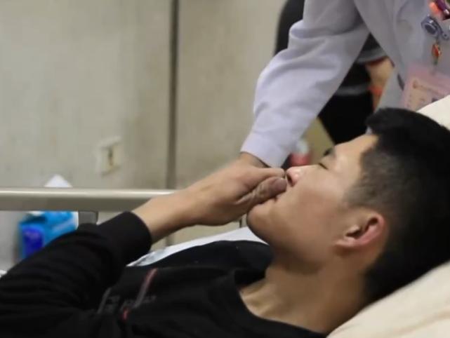 小伙喝下百草枯被医生抢救回来,29岁小伙喝下百草枯农药拒绝治疗