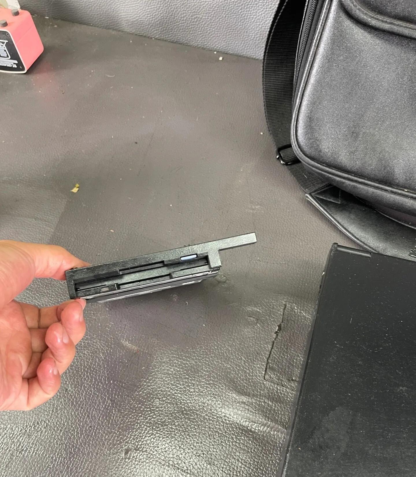 20块钱在富人家里收了一台1982年的电脑当年只有有钱人能用得起