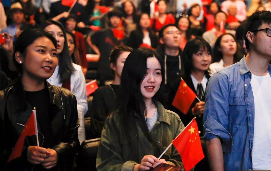 美国华裔部长骆家辉：任期内多次*压打**华为，卸任后竟来中国捞金？