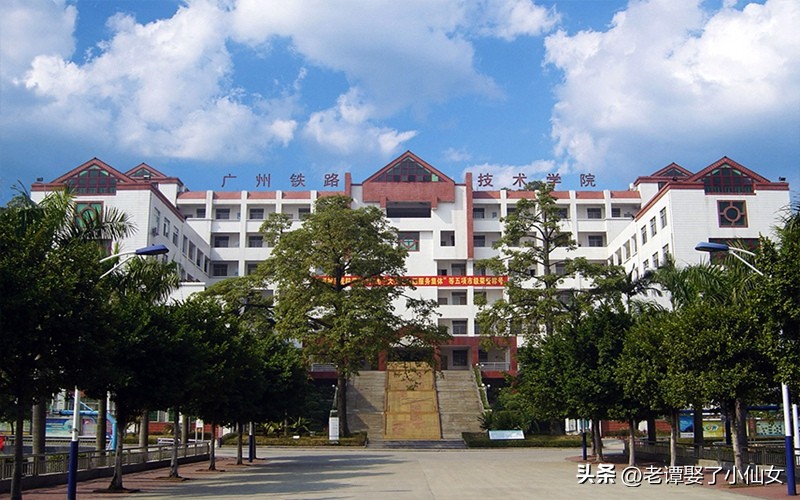 300分以下的专科应学哪些专业,2020年河南文科300分能上什么专科