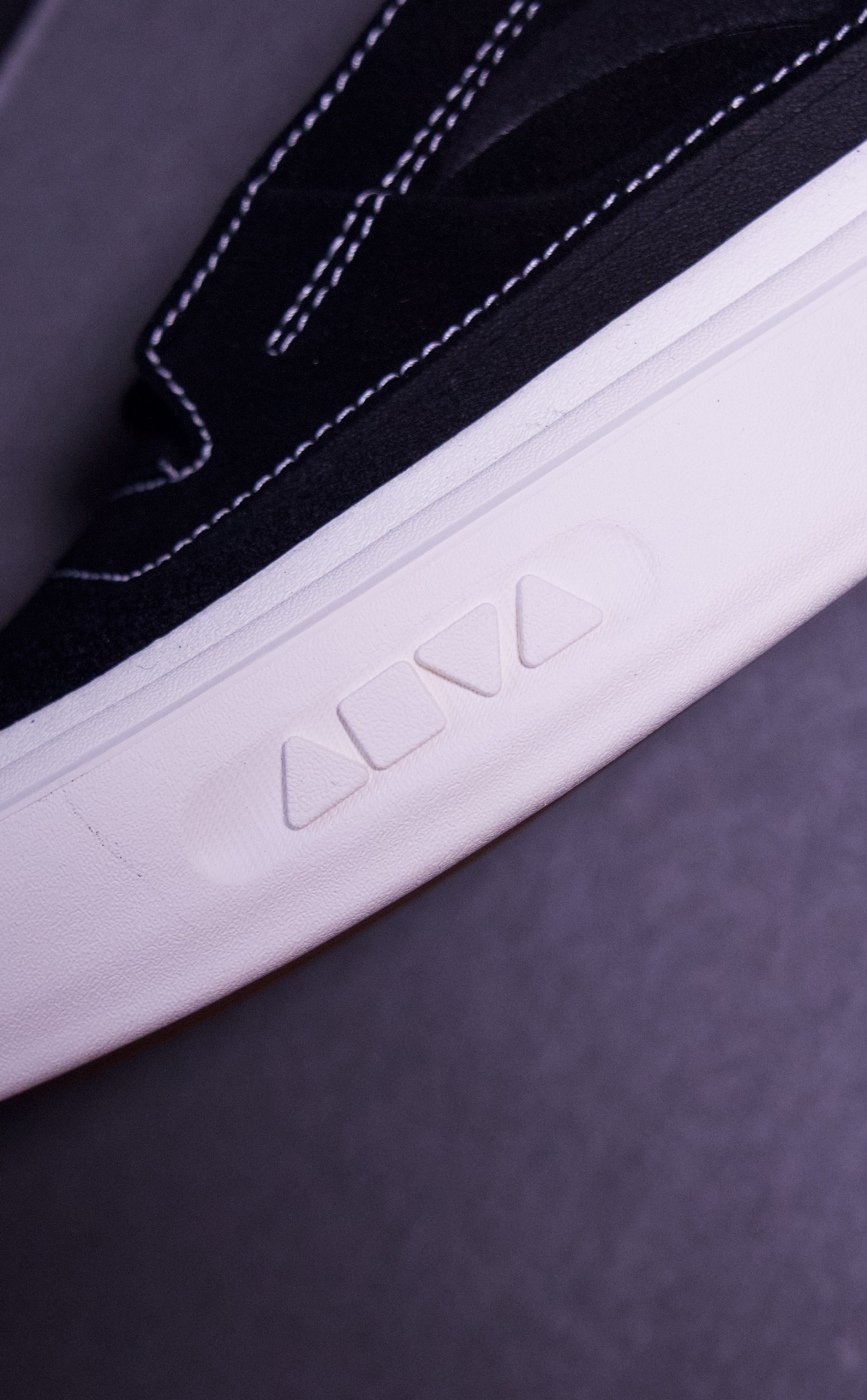 361度跟安踏哪个鞋比较好,361安踏板鞋