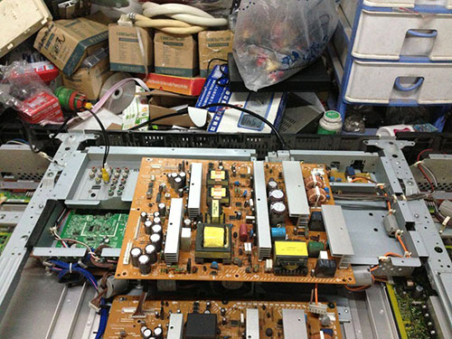 电脑显示器出现水波纹是什么原因,电脑显示器有水波纹怎么办