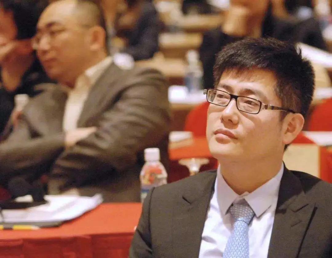 空降逼宫、含恨复仇、皈依佛门，大型真实网文江湖简史