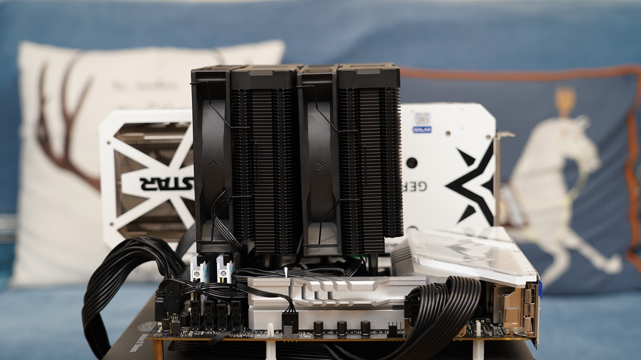 猫头鹰和大霜塔差距大,大霜塔评测对比猫头鹰