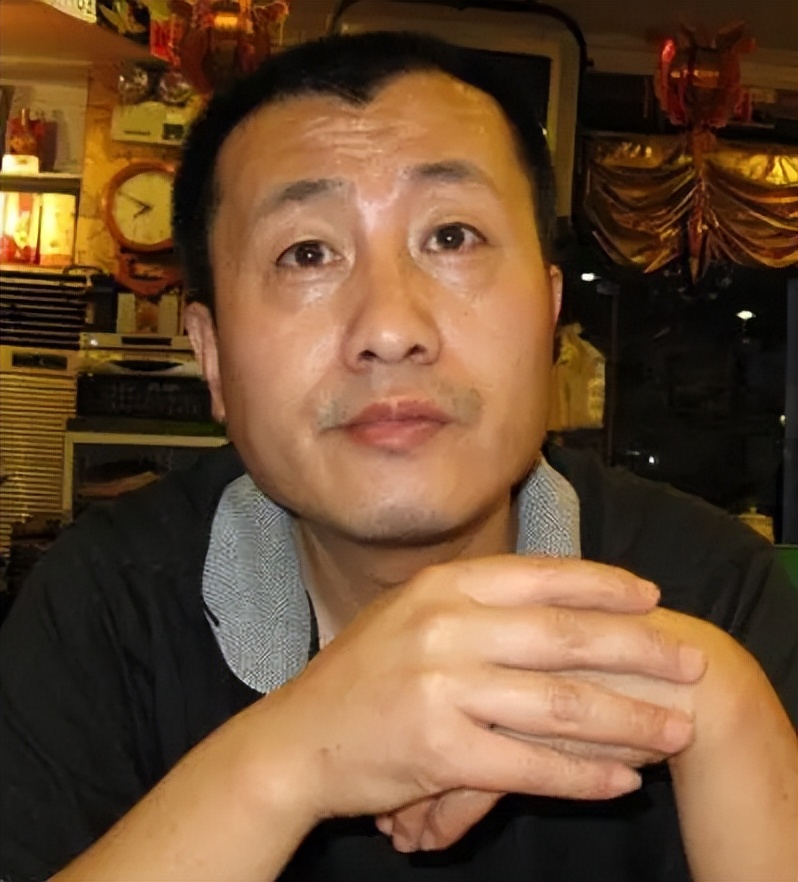 他是荧屏上凶残的“鬼子”，生活中怕重庆老婆