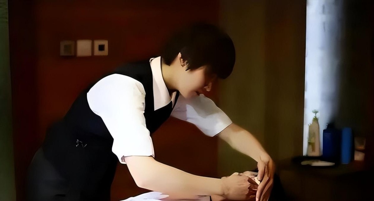 入殓师为什么不能触碰亲人的尸体,人死后必须要用入殓师吗