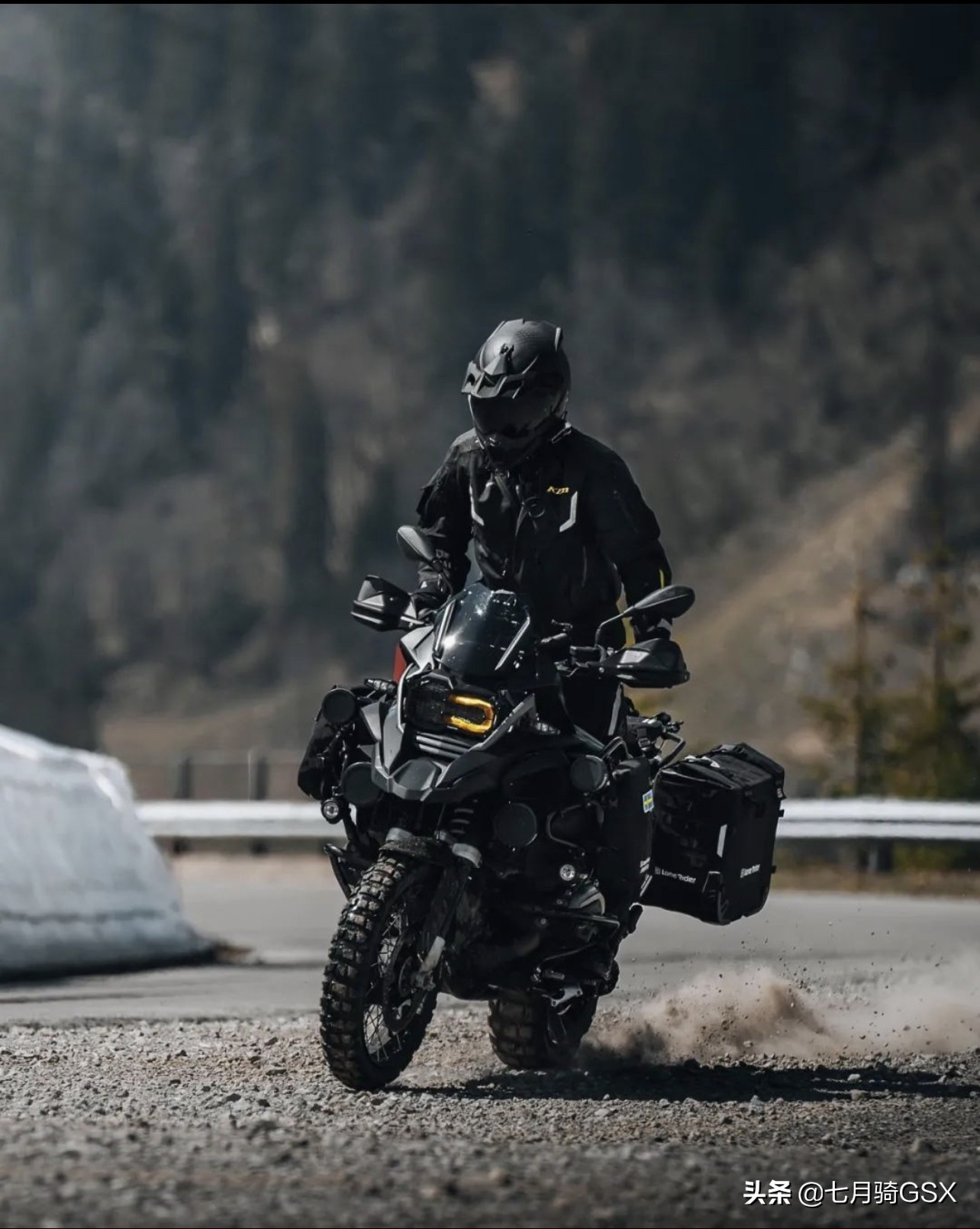 宝马r1250gs四十周年纪念款,宝马r1250gs哪一年值得购买